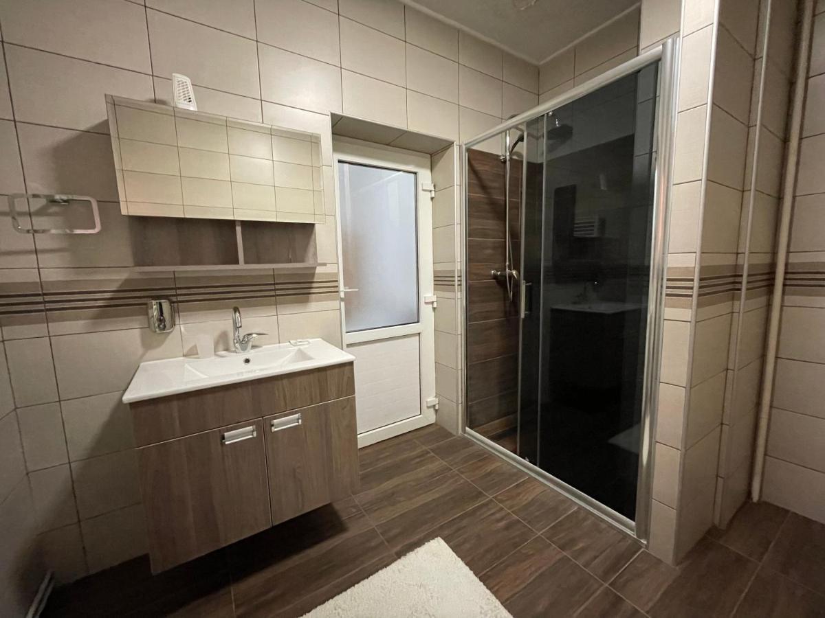 Guest House Luxotel Zrenjanin Eksteriør billede