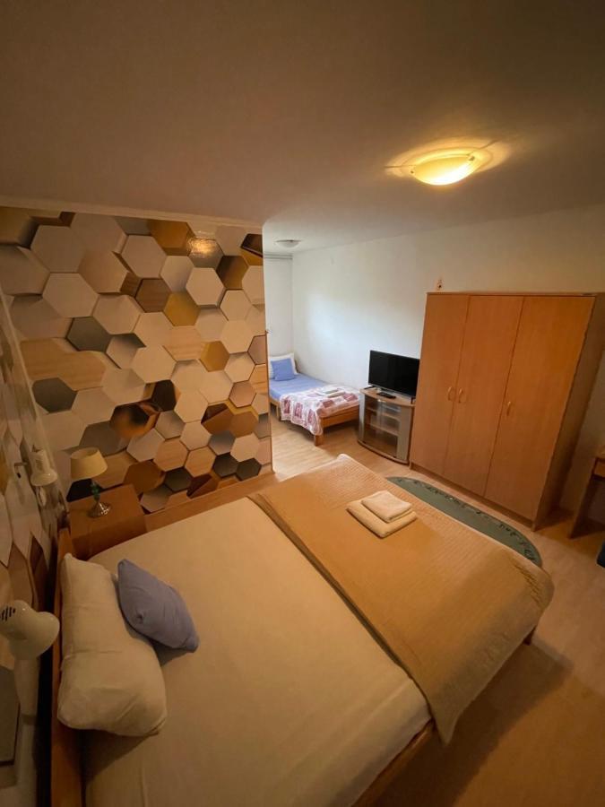 Guest House Luxotel Zrenjanin Eksteriør billede