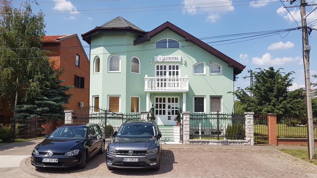 Guest House Luxotel Zrenjanin Eksteriør billede