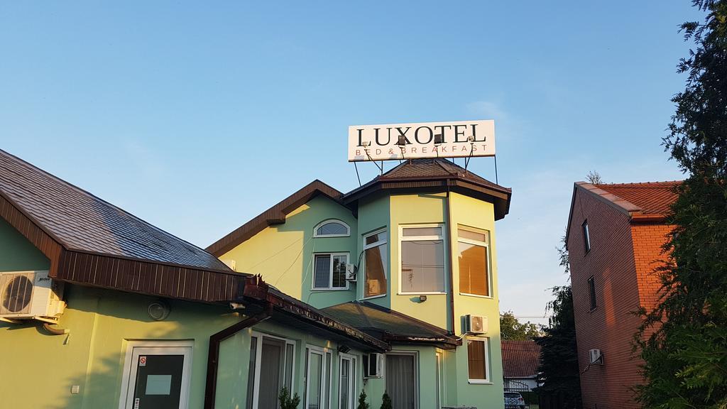 Guest House Luxotel Zrenjanin Eksteriør billede