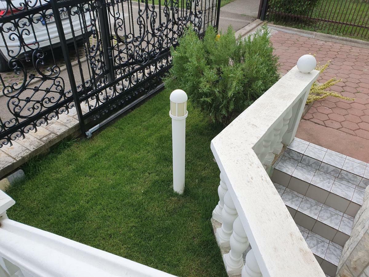 Guest House Luxotel Zrenjanin Eksteriør billede